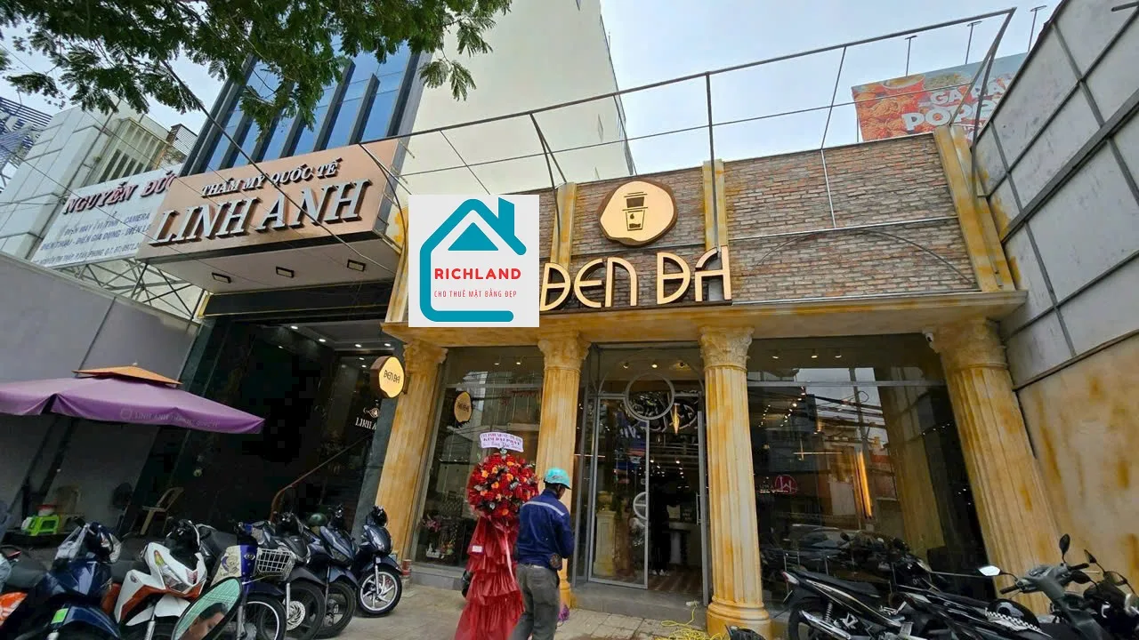 Cho thuê nhà 517 Nguyễn Thị Thập, P. Tân Phong, Quận 7_Giá 180 Triệu