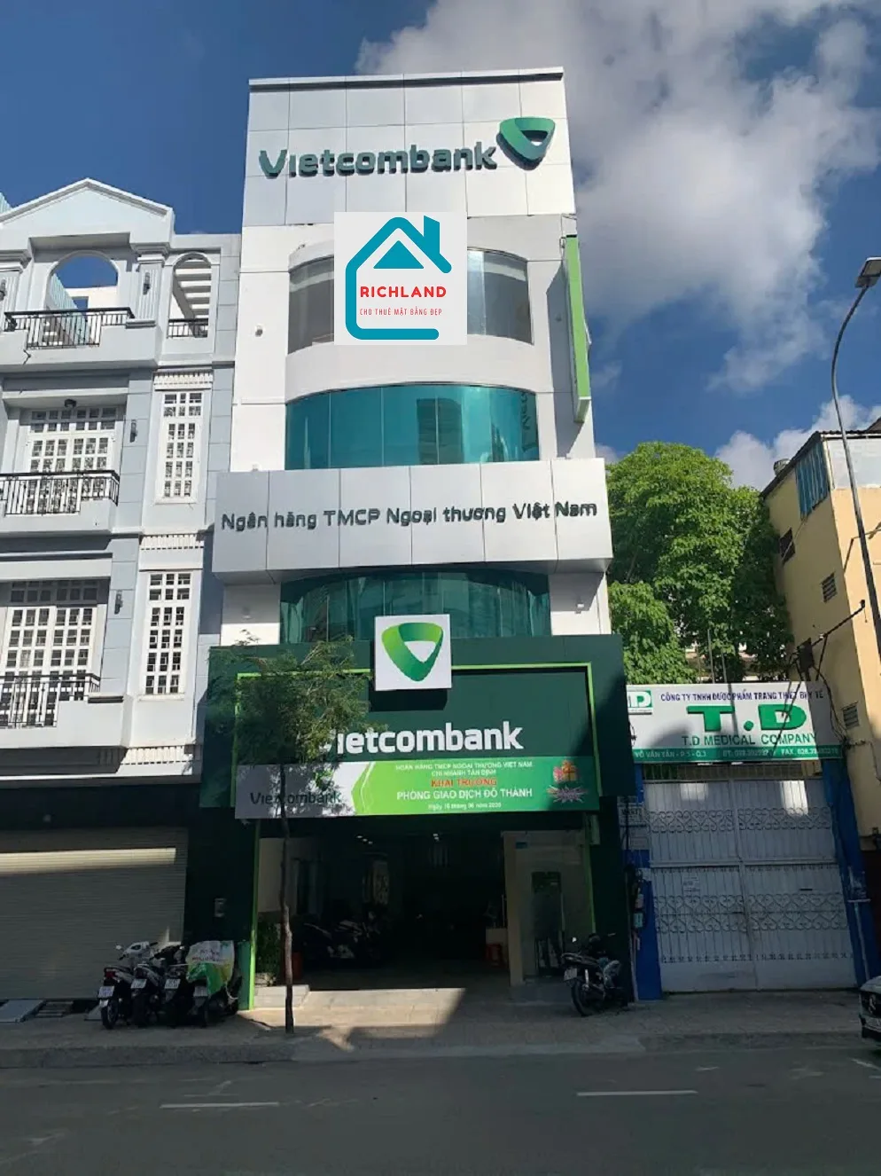 Cho thuê nhà 425 Võ Văn Tần P.5 Quận 3. Giá 250 Triệu