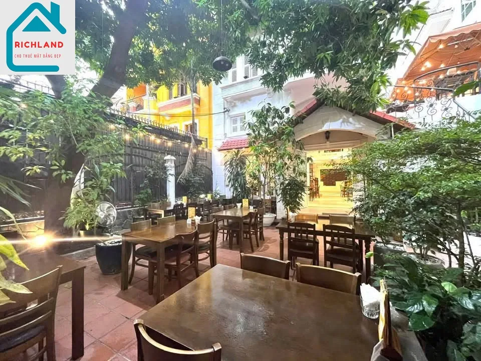 Cho thuê Biệt thự sân vườn 216/4 Điện Biên Phủ, P. Võ Thị Sáu, Quận 3, TPHCM. Giá 170 Triệu