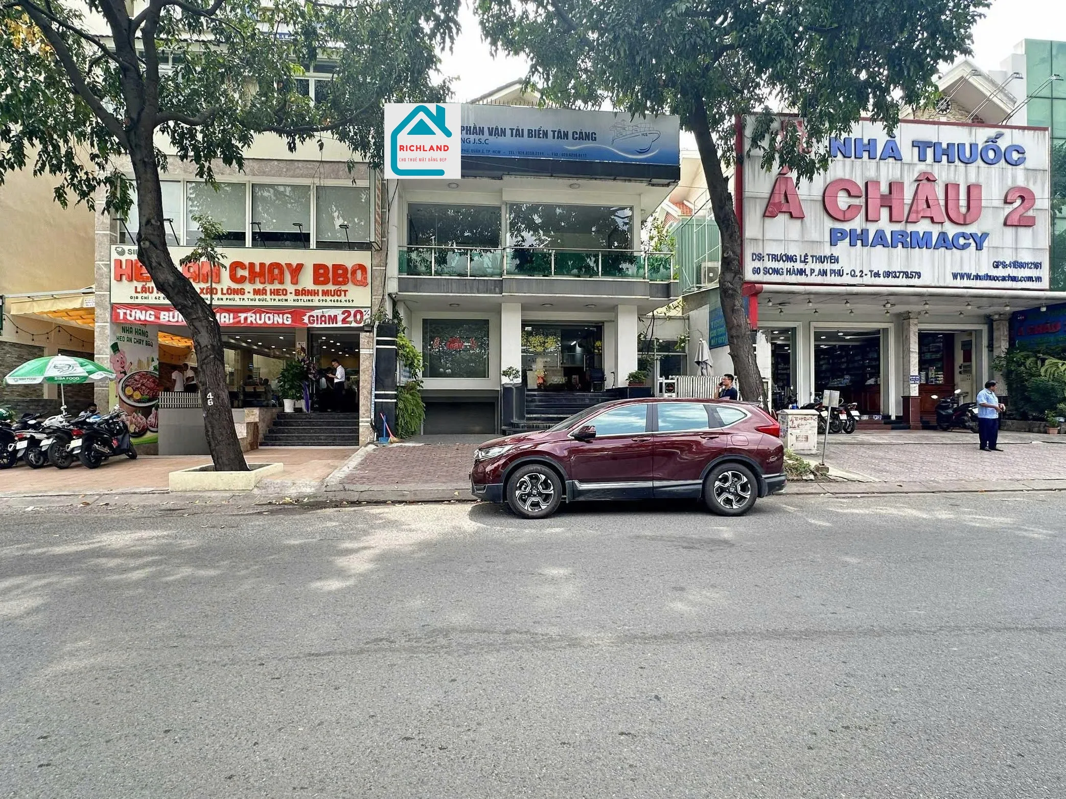 Cho Thuê Nhà Mặt Tiền 61 Song Hành, Phường An Phú, Quận 2, TPHCM. Giá 180 Triệu