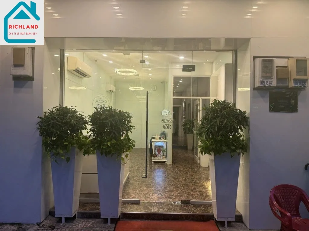 Cho thuê nhà  115 Hàm Nghi, P.Nguyễn Thái Bình, Quận 1. Giá 135 Triệu