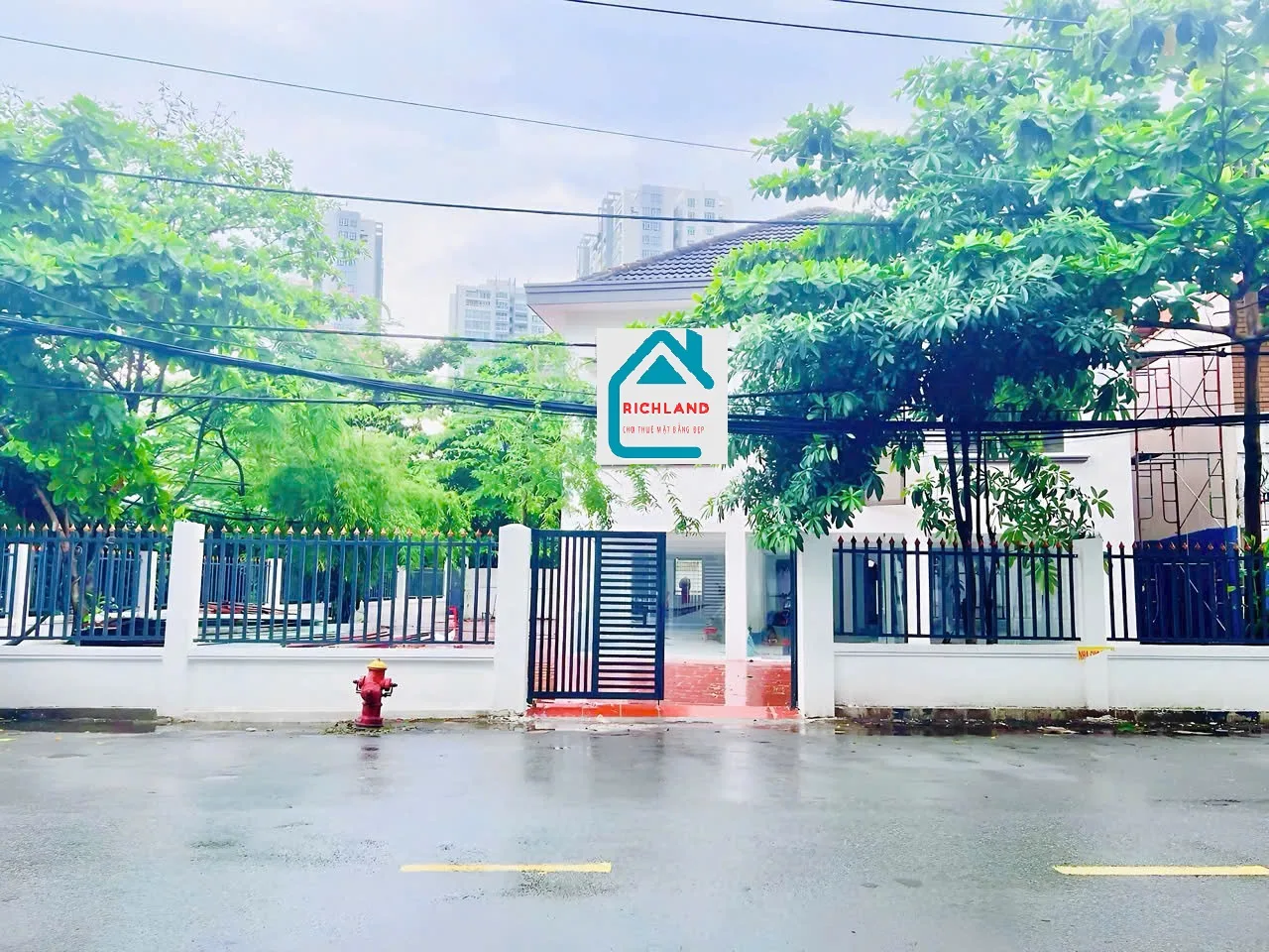 Cho Thuê Biệt Thự GÓC 2MT: 01 Trần Văn Sắc, Phường Thảo Điền, Quận 2, TPHCM. Giá 120 Triệu