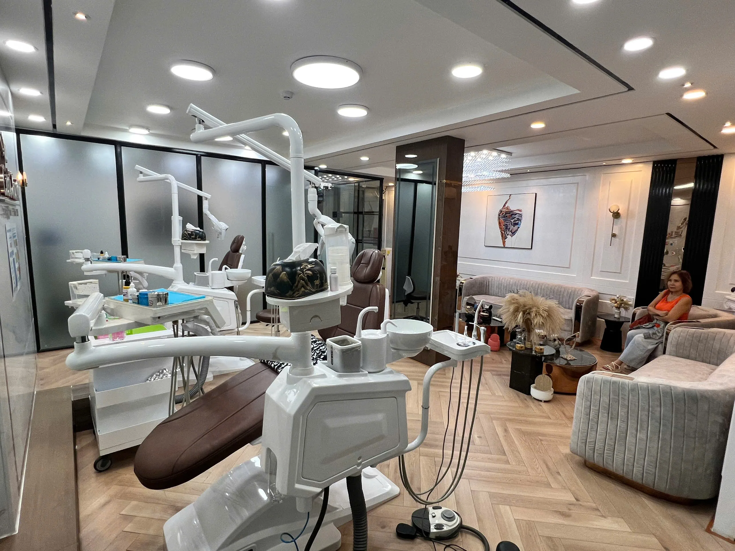 Cho thuê nhà Mặt Tiền 201 Phan Xích Long, Phường 2, Quận Phú Nhuận. Giá 200 triệu