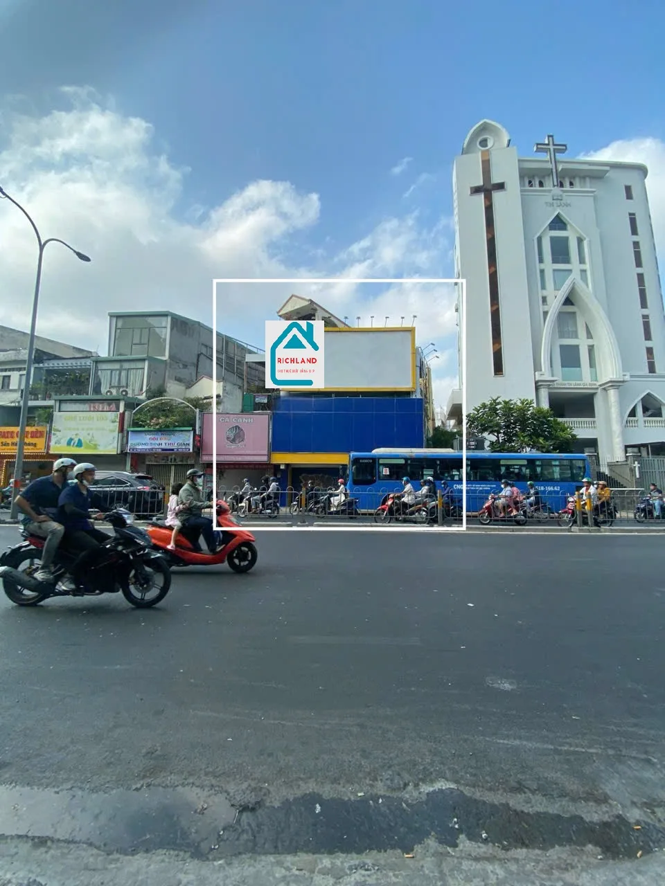 Cho Thuê Nhà GÓC 2MT: 107-107A Phan Đăng Lưu, Phường 7, Quận Phú Nhuận. Giá 120 triệu