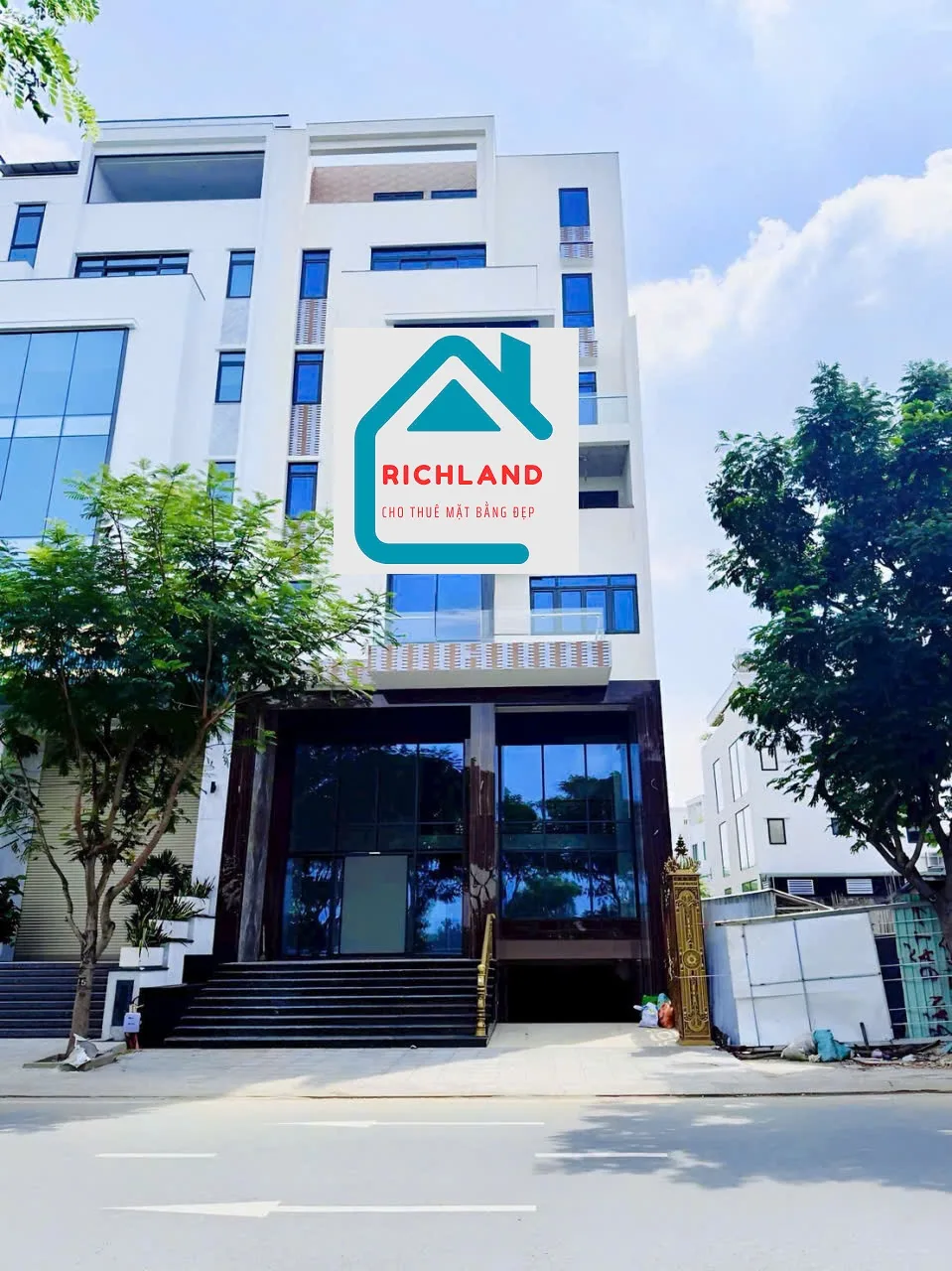 Cho Thuê Nhà Mặt Tiền: 31 Trần Quý Kiên, Phường Thạnh Mỹ Lợi, Quận 2, TPHCM.Giá 330 Triệu