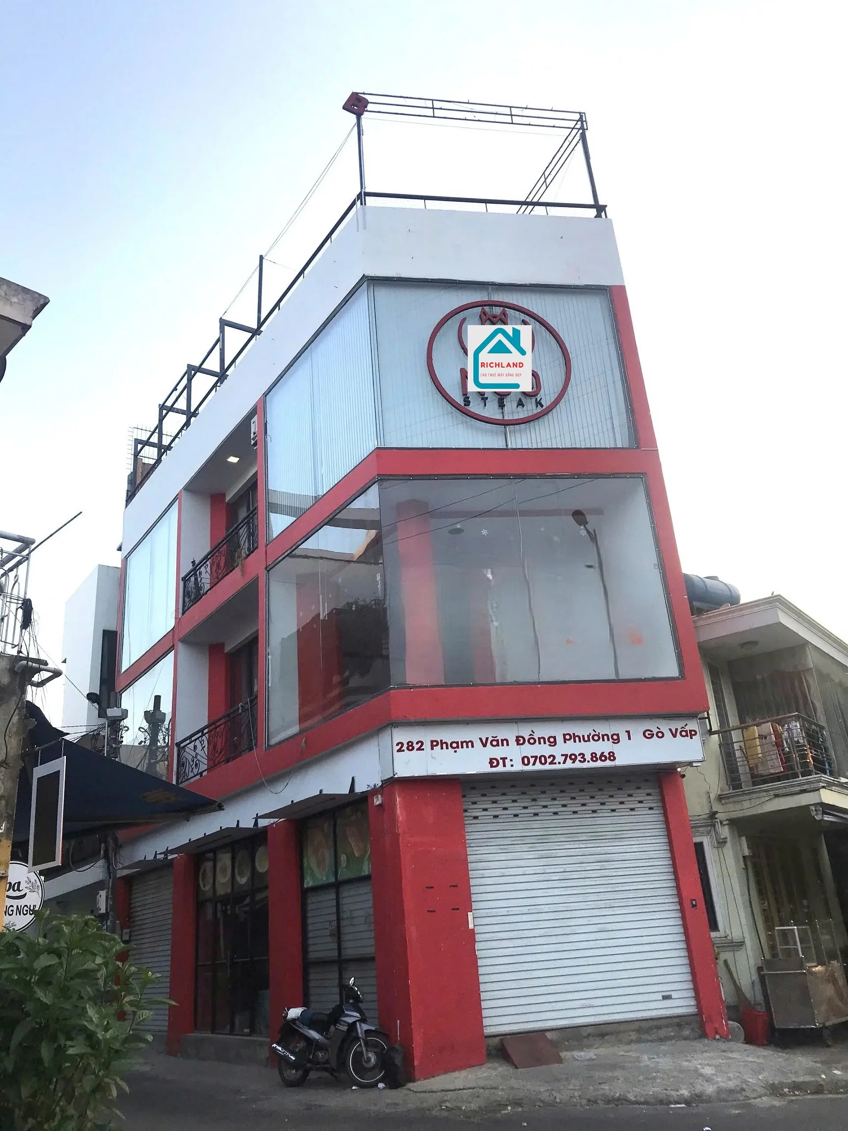 Cho thuê nhà Góc 3 Mặt tiền: 282 Phạm Văn Đồng P.1, Q.Gò Vấp. Giá 40 Triệu