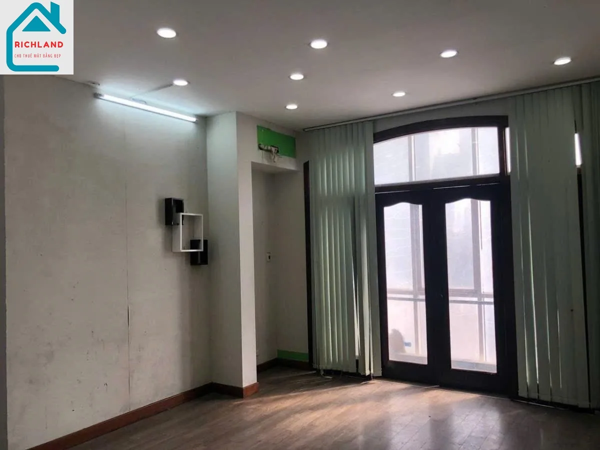 Cho thuê tòa nhà 95 Trần Quốc Hoàn, Phường 4, Quận Tân Bình. Giá 380 Triệu
