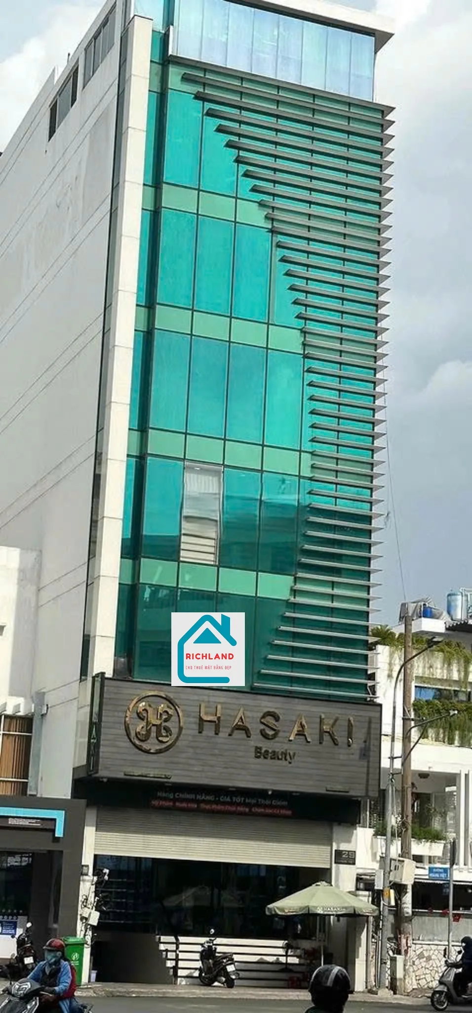 Cho thuê tòa nhà 29 Hoàng Việt, Phường 4, Quận Tân Bình. Giá 220 Triệu