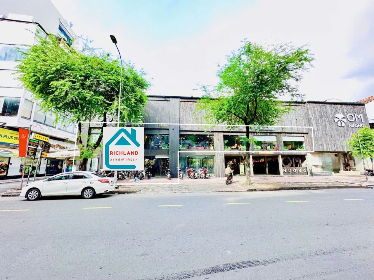 Cho Thuê Nhà GÓC 2MT: 848 Sư Vạn Hạnh, Phường 12, Quận 10, TPHCM. Giá 220 Triệu