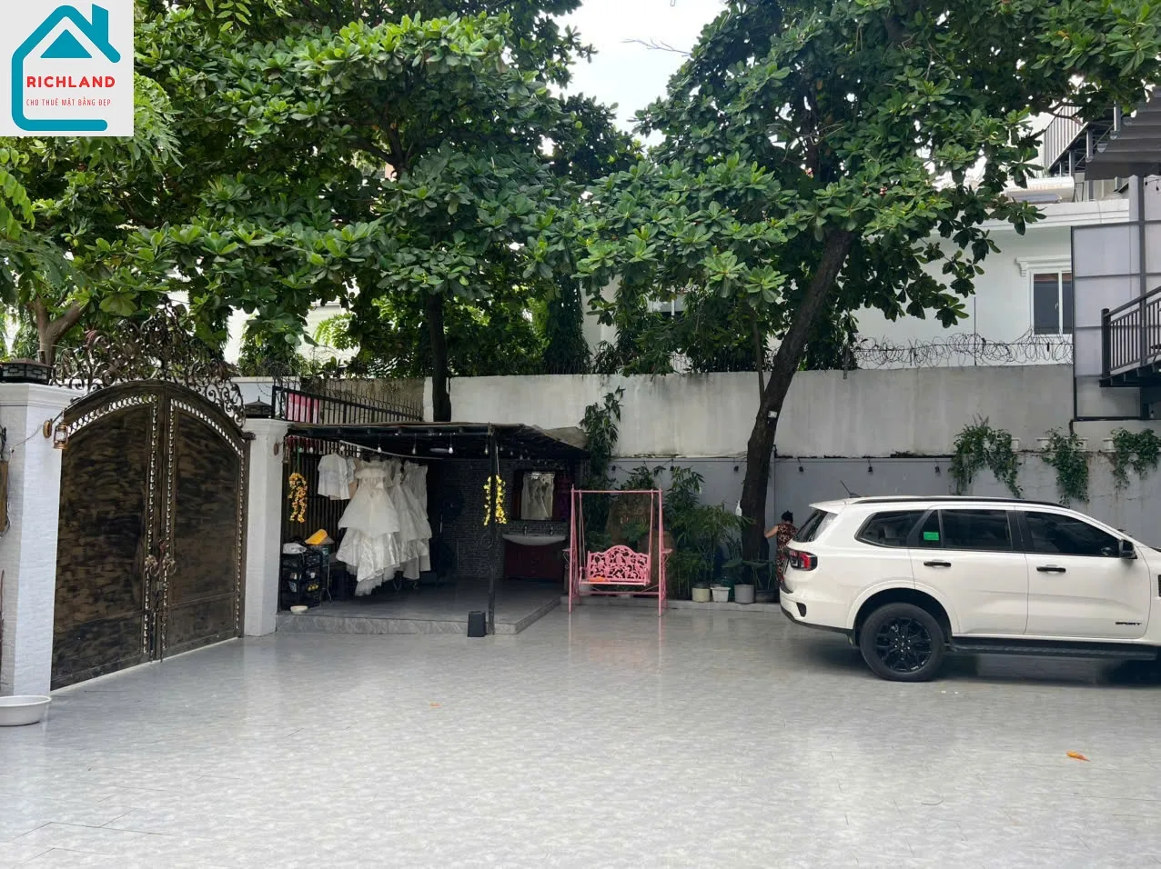 CHO THUÊ BIỆT THỰ 204B7 NGUYỄN VĂN HƯỞNG, PHƯỜNG THẢO ĐIỀN, QUẬN 2. GIÁ 90 TRIỆU
