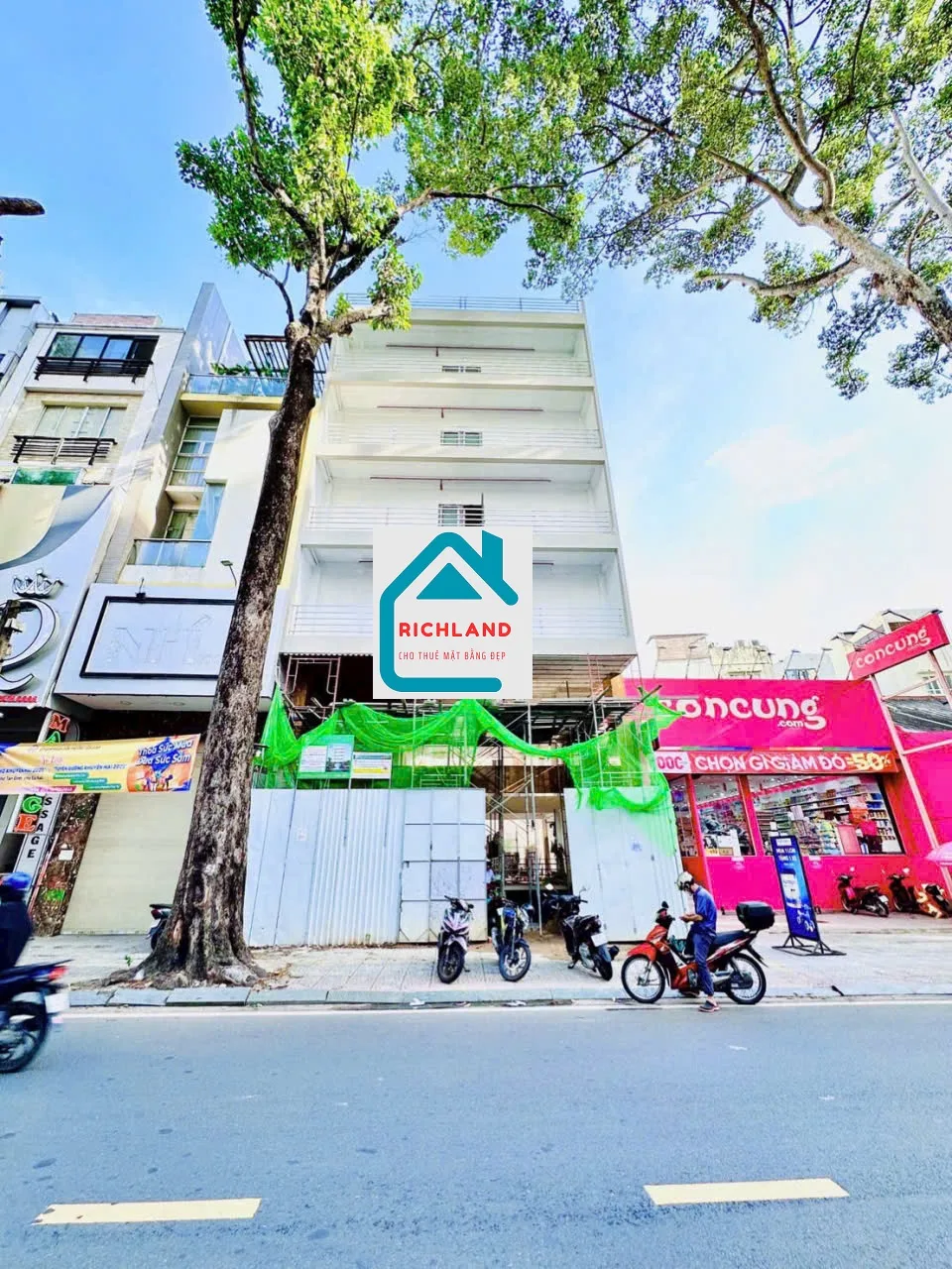 Cho Thuê Toà Nhà Mặt Tiền: 97-99 Trần Quang Khải, Phường Tân Định, Quận 1, TPHCM. Giá 450 Triệu