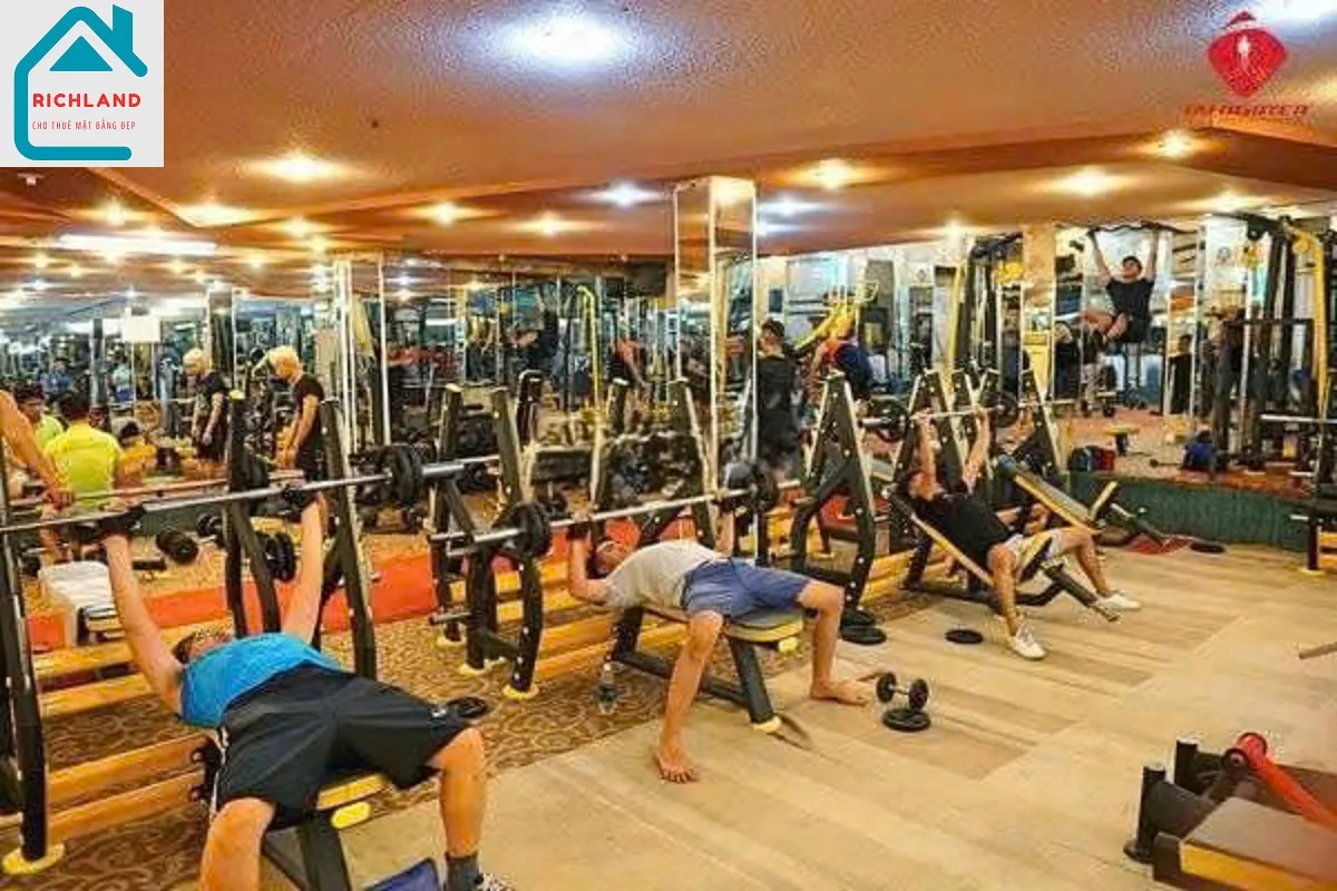 CHO THUÊ NHÀ 66 NI SƯ HUỲNH LIÊN, P.10, Q.TÂN BÌNH. Giá 120 triệu