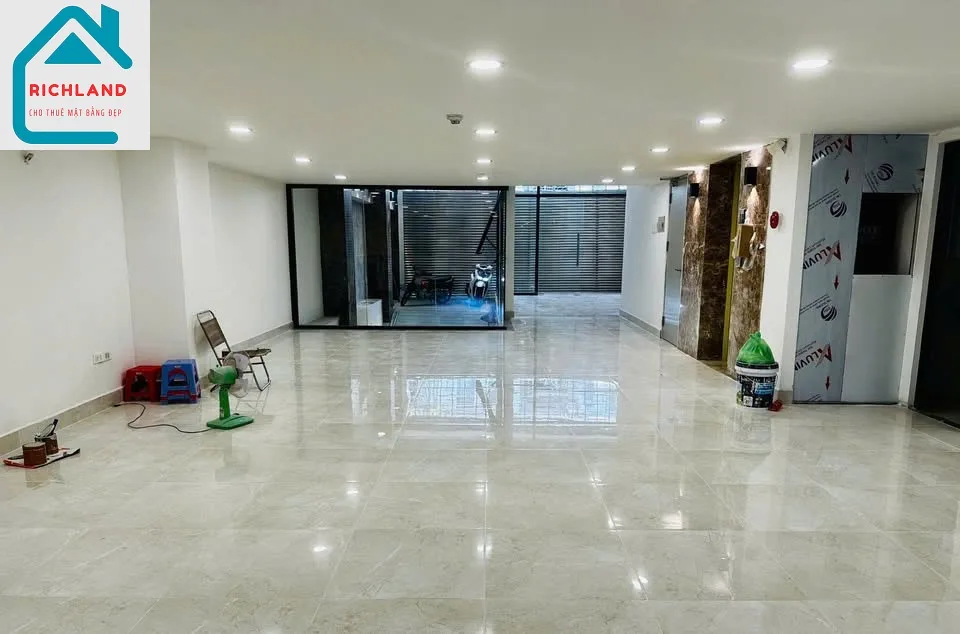 Cho thuê mặt bằng 13-15 Trần Khắc Chân, P.Tân Định, Q.1. Giá 80 triệu