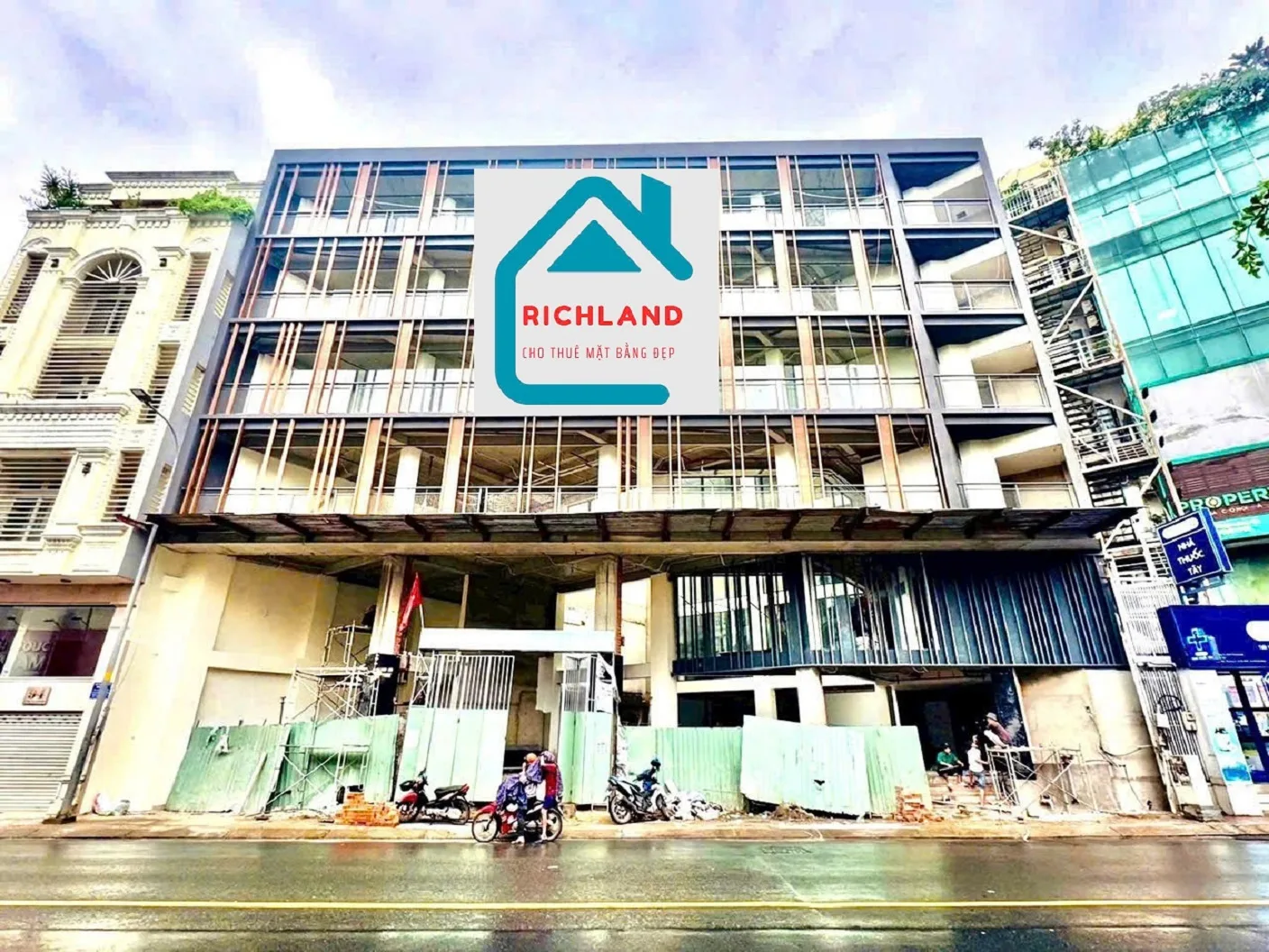 CHO THUÊ TÒA NHÀ MT 92 ÚT TỊCH, QUẬN TÂN BÌNH – VỊ TRÍ ĐẮC ĐỊA GẦN SÂN BAY. Giá 300 Triệu