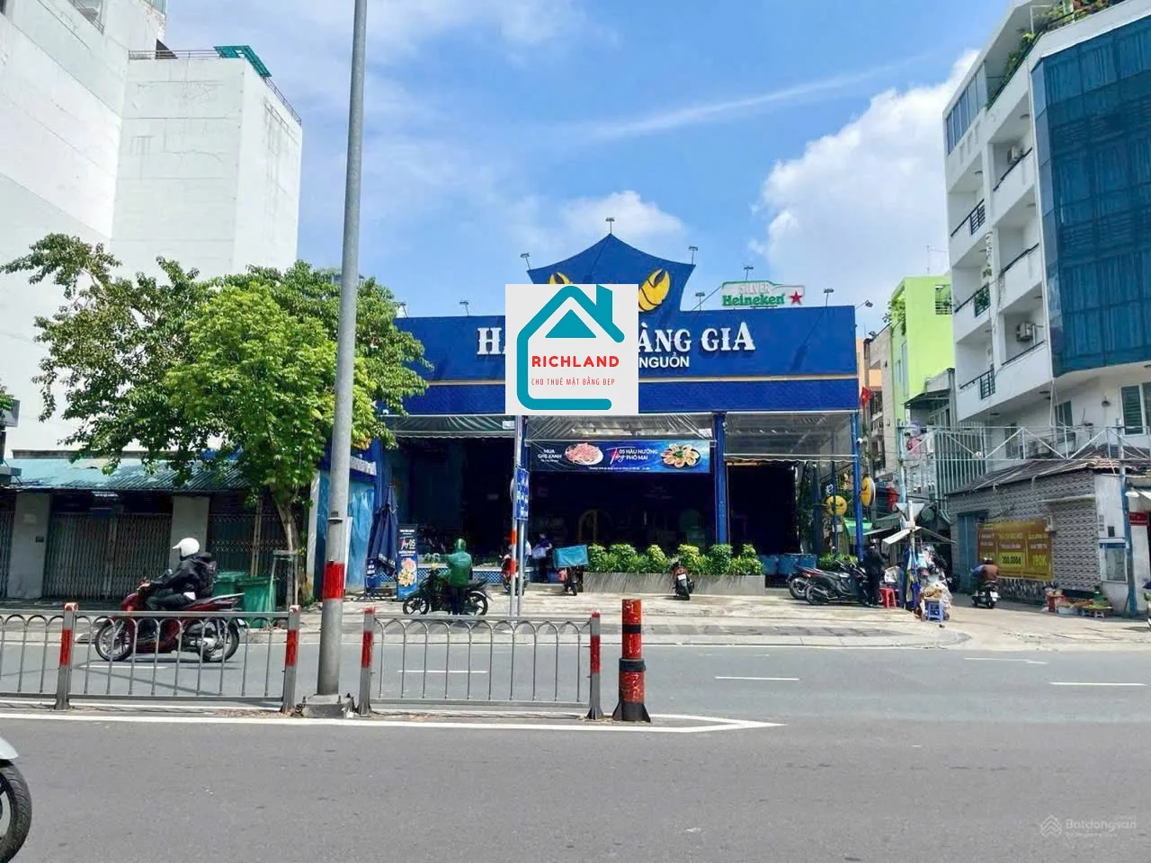 CHO THUÊ NHÀ GÓC 2 MẶT TIỀN: 608 ĐƯỜNG 3/2, QUẬN 10_Giá 300 triệu