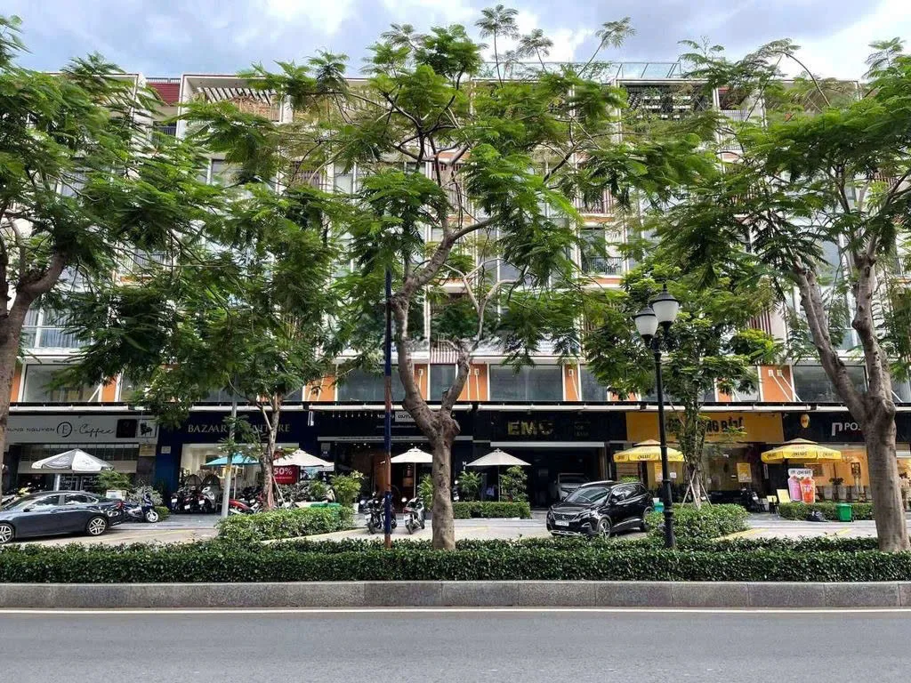 Cho thuê nhà 131-133 Nguyễn Thị Nhung, Quận Thủ Đức. Giá 135 Triệu