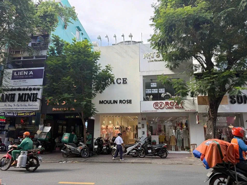 Cho thuê nhà mặt Tiền:  44-46 Lê Văn Sỹ, P.11, Q.Phú Nhuận. Giá 150 triệu