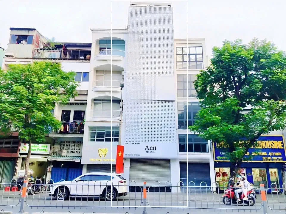 Cho thuê nhà mặt tiền: 115 - 115B Nguyễn Cư Trinh, P.Nguyễn Cư Trinh, Q.1. Giá 180 Triệu