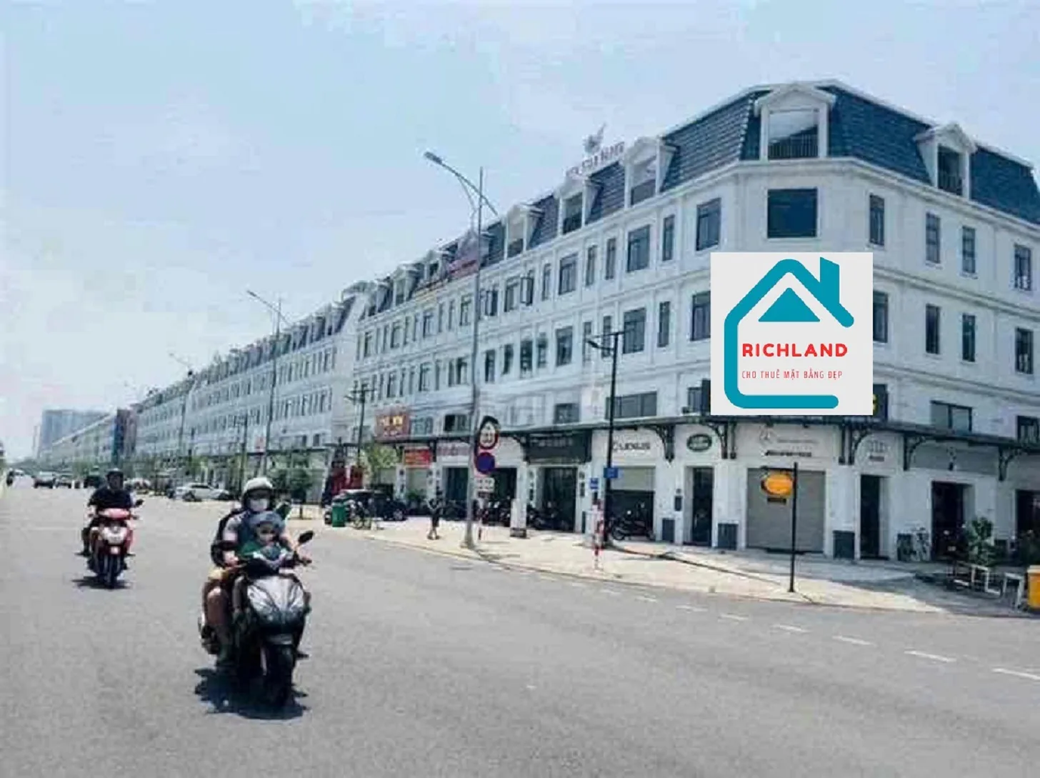 Cho thuê tòa nhà mặt tiền: 24-26-28 Song Hành, Quận 2. Giá 230 triệu