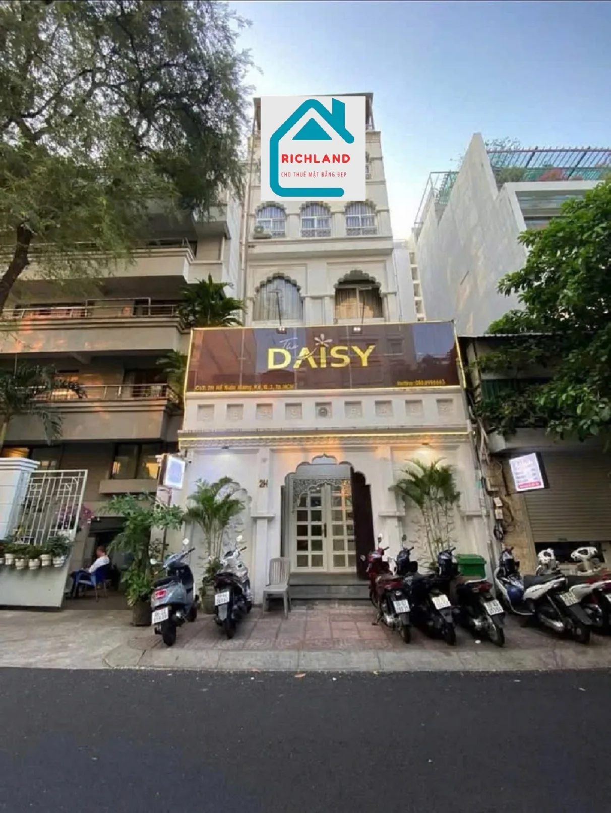 Cho thuê nhà mặt tiền: 2H Hồ Xuân Hương Quận 3. Giá 140 triệu