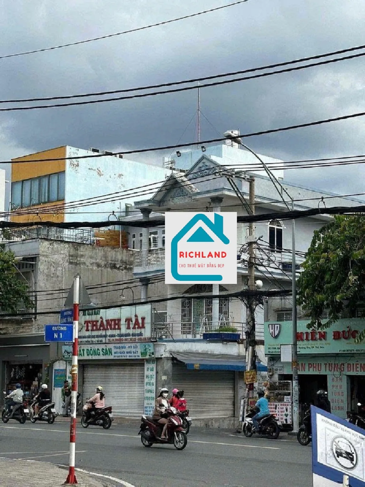 Cho thuê nhà Góc 2 mặt tiền 139 Đặng Văn Bi, Quận Thủ Đức. Giá 96 triệu