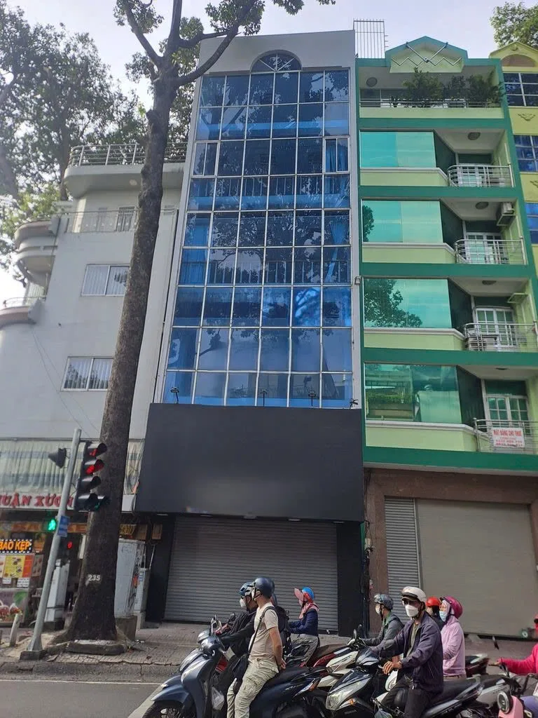 Cho thuê nhà Mặt Tiền 95 Nguyễn Trãi, P.5, Quận 5. Giá 90 triệu