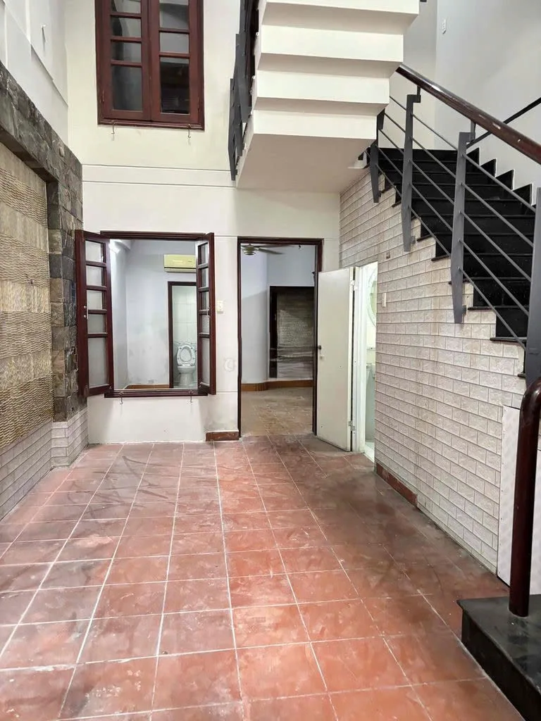 Cho nhà Mặt Tiền 19  Hoa Hồng, P.2, Q.Phú Nhuận. Giá 37 triệu