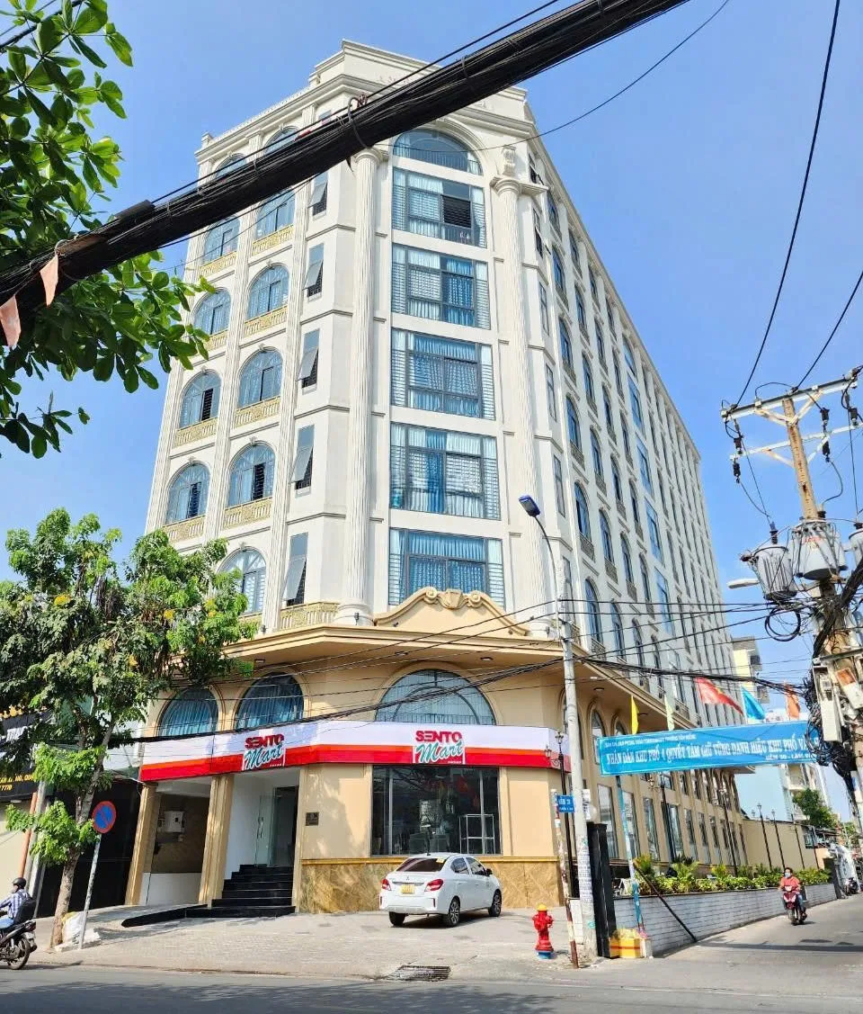 Cho thuê Mặt Bằng  Góc 2 mặt tiền : Lâm Văn Bền, Quận 7. Giá thuê : 70 triệu/tháng
