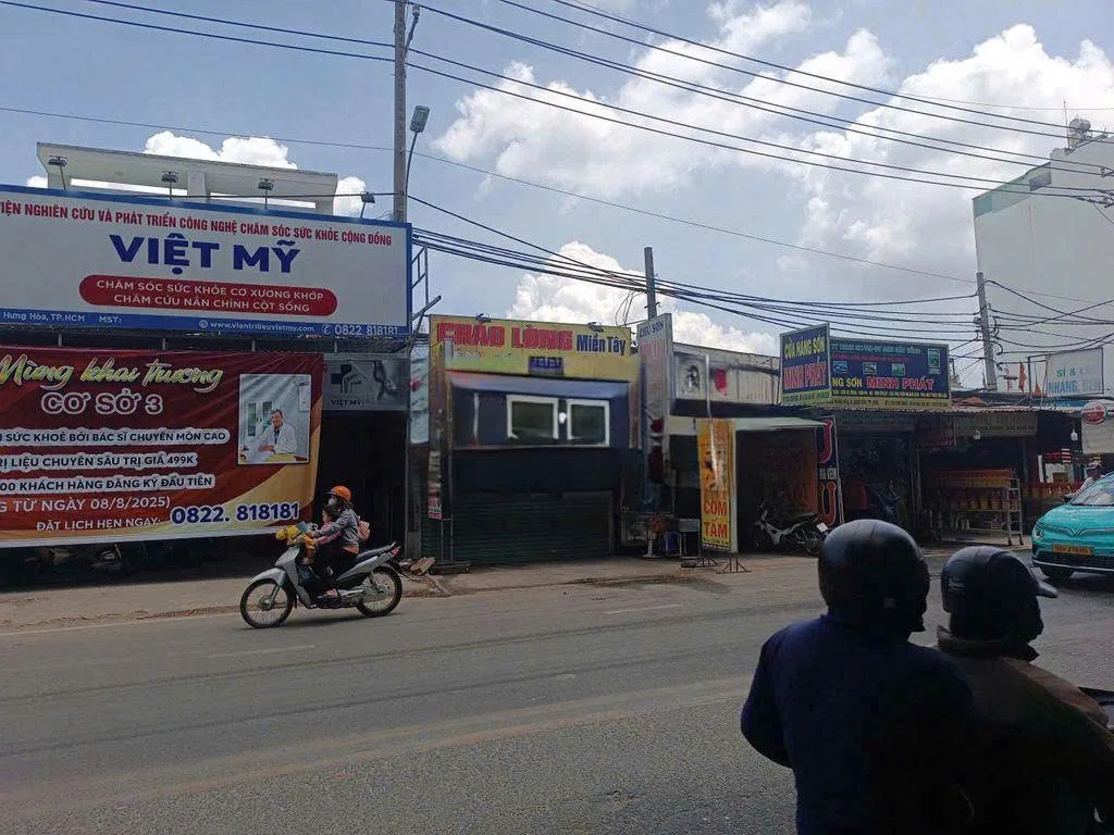 Cho thuê Nhà mặt tiền : 427-429 Hương Lộ 3,  Quận Bình Tân. Giá thuê : 70 triệu/tháng