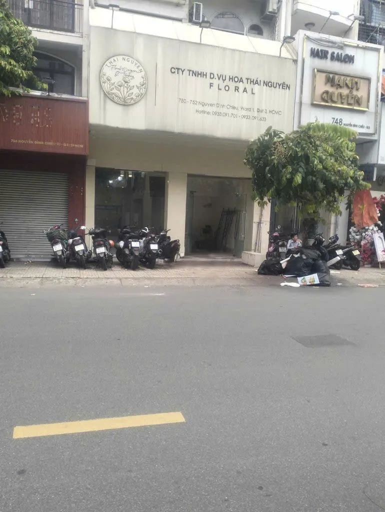 Cho thuê Nhà mặt tiền : 750 - 752 Nguyễn Đình Chiểu, Phường 1, Quận 3. Giá thuê : 40 triệu/tháng