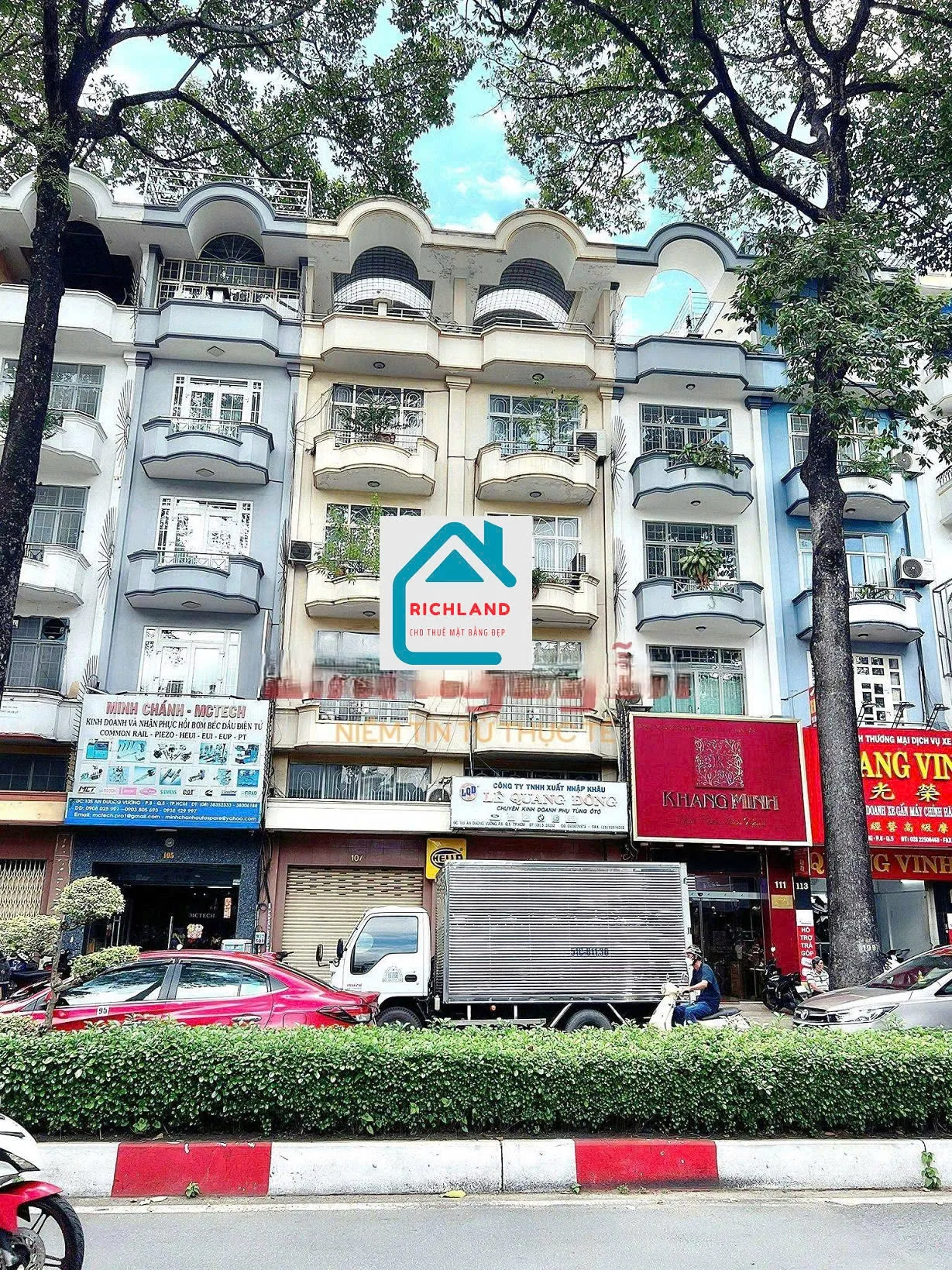 Cho thuê Nhà mặt tiền : 107-109 An Dương Vương, Phường 8, Quận 5. Giá thuê : 300 triệu/tháng