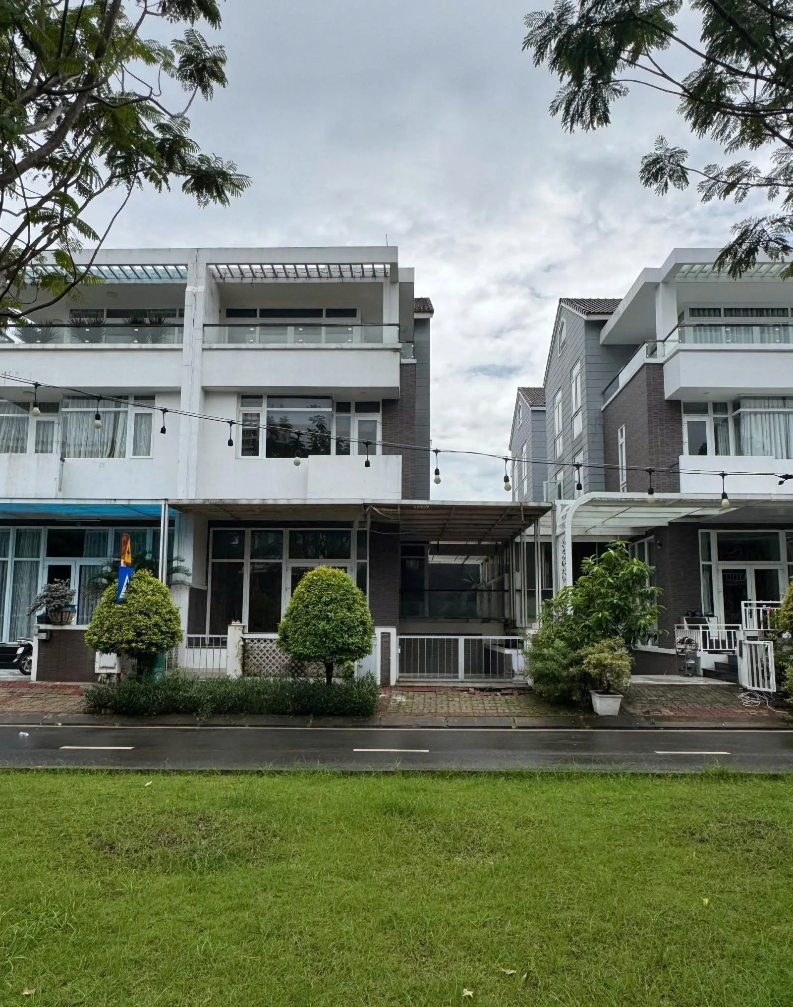 Cho thuê Biệt Thự : Bùi Văn Ba, Quận 7. Giá Thuê : 40 triệu/ tháng