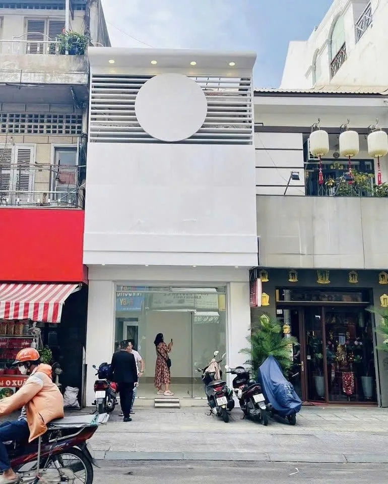 Cho thuê Nhà mặt tiền : 20 Nguyễn Hữu Cầu, Quận 1. Giá Thuê : 65 Triệu/tháng