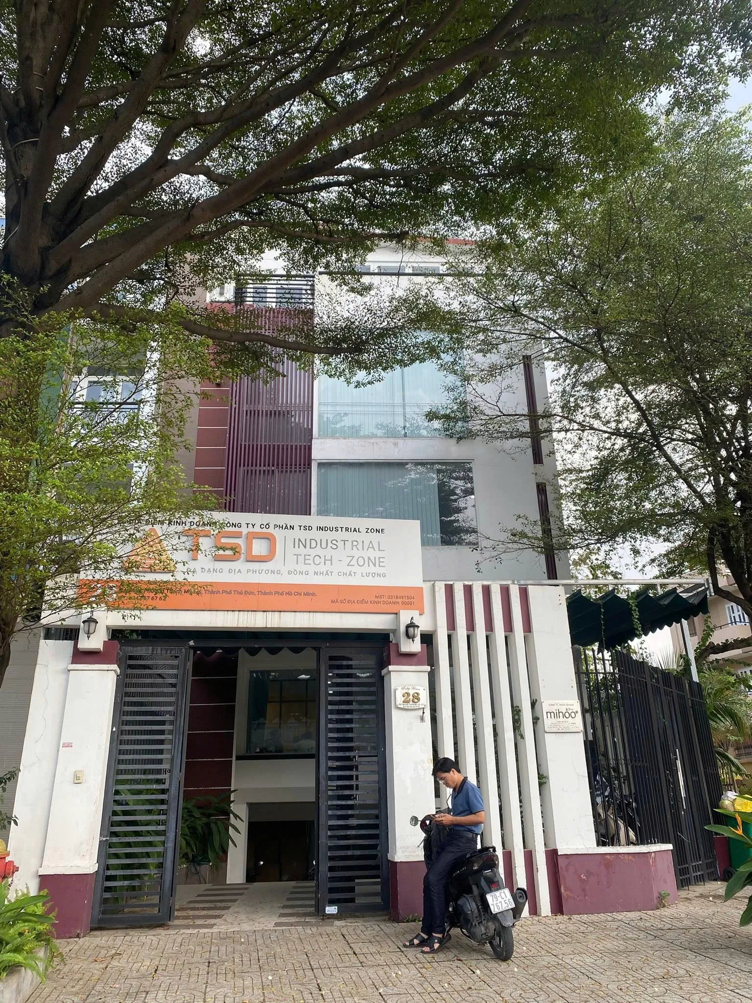 Cho thuê Nhà : 28 Bát Nàn, Quận Thủ Đức. Giá thuê : 100 triệu/tháng