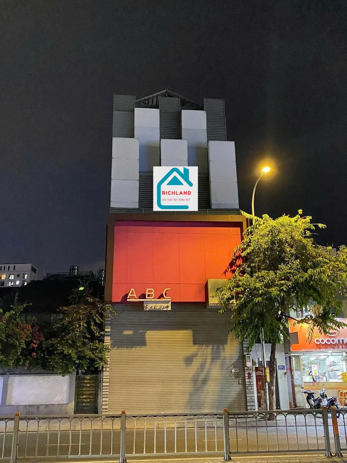 Cho thuê nhà mặt tiền 296 Bạch Đằng Q.Bình Thạnh. Giá 80 triệu
