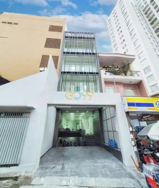 Cho thuê Nhà mặt tiền : 1 Nguyễn Văn Nguyễn, Quận 1. Giá thuê : 110 triệu/tháng