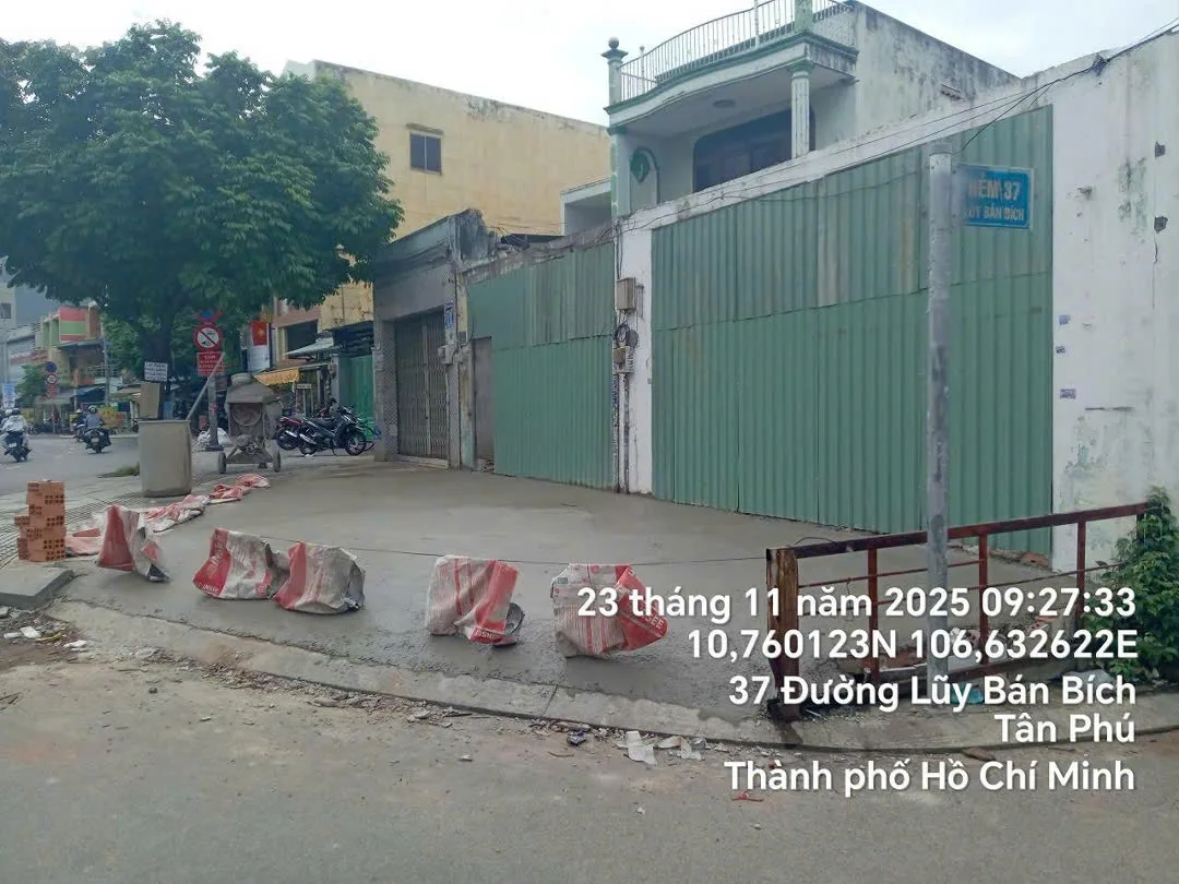 Cho thuê Đất mặt tiền : 37 Lũy Bán Bích, Quận Tân Phú. Giá thuê : 65 triệu/tháng