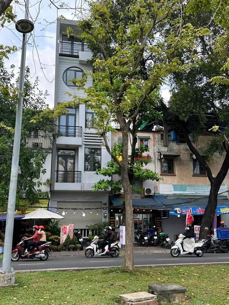 Cho thuê Nhà mặt tiền : 168 Trường Sa, Phường 1, Quận Bình Thạnh. Giá thuê : 35 triệu/tháng