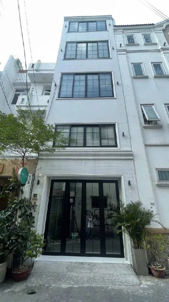 Cho thuê Nhà mặt tiền : 27 Nguyễn Văn Nguyễn, Quận 1. Giá thuê : 90 triệu/tháng