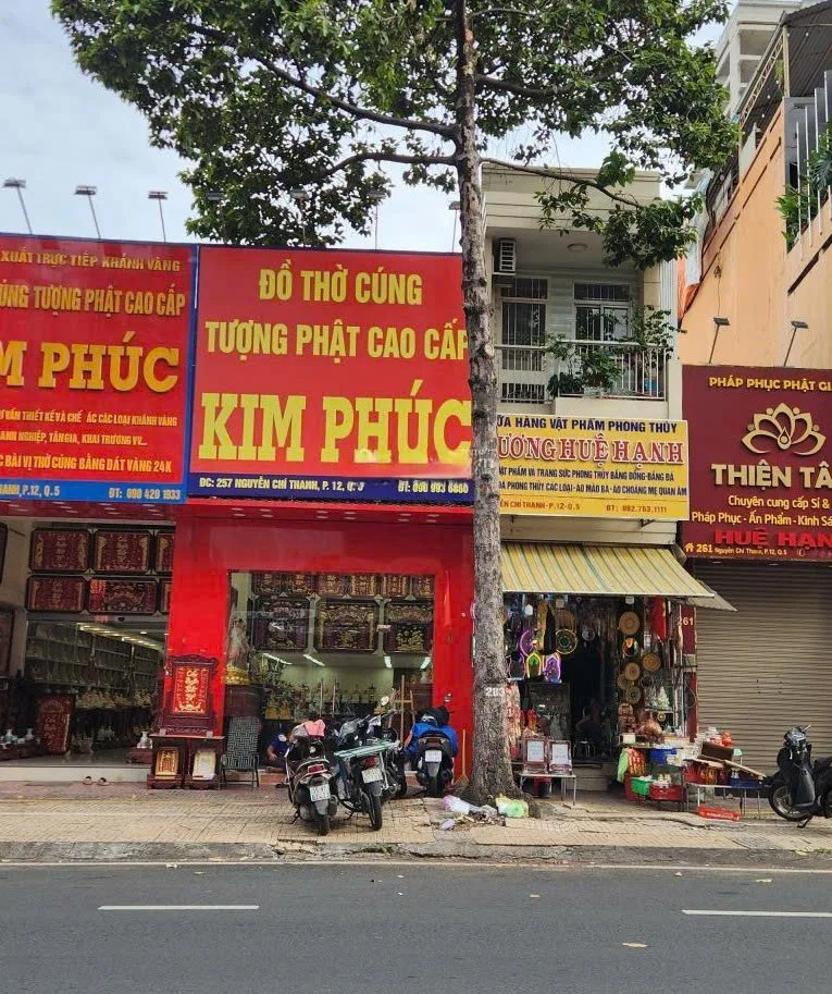 Cho thuê Nhà mặt tiền : 137 Nguyễn Chí Thanh, Quận 5. Giá thuê : 39 triệu/tháng