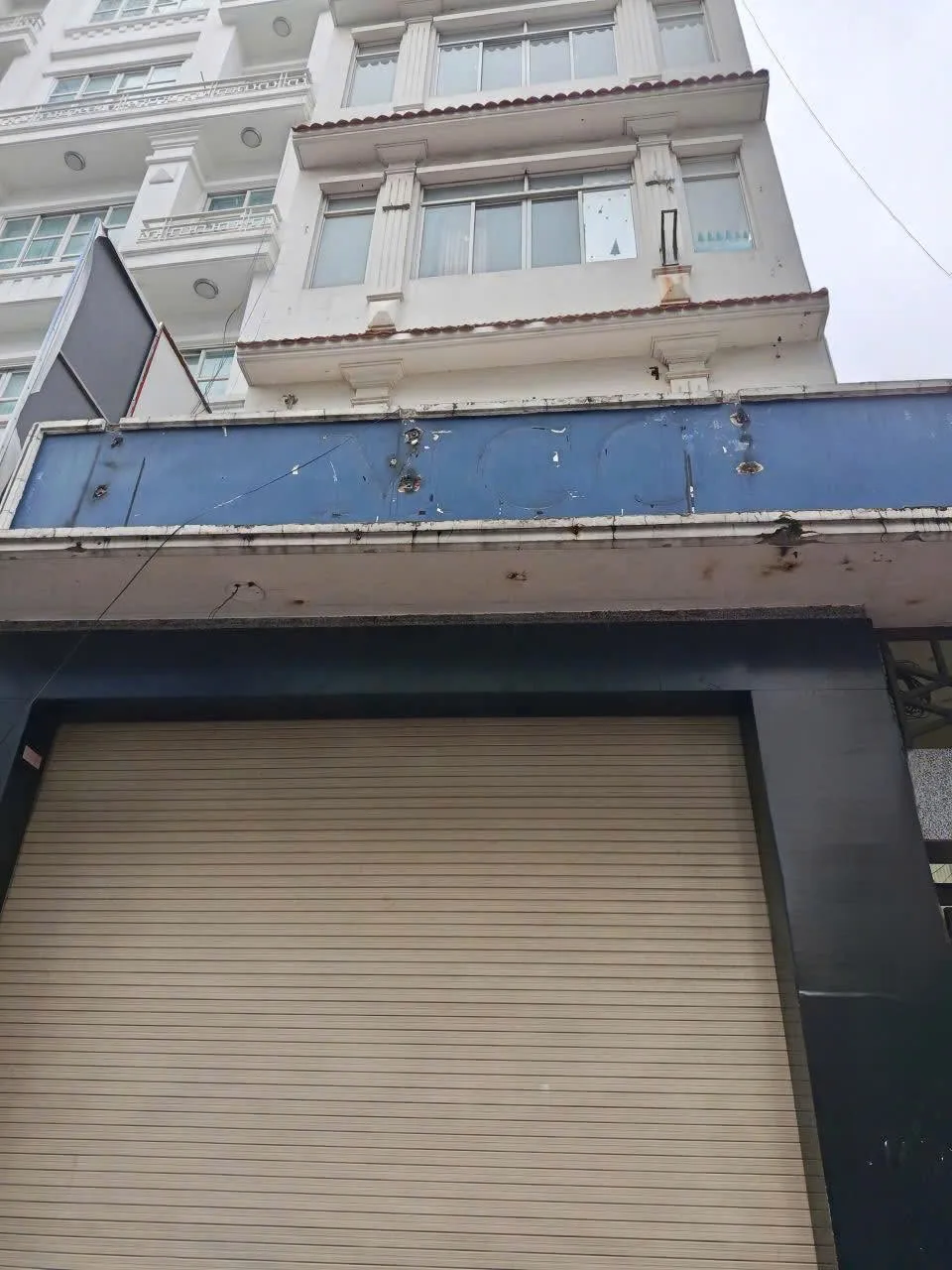 Cho thuê Nhà mặt tiền : 127 Bạch Đằng, Phường 2, Quận Tân Bình . Giá thuê : 40 triệu/tháng