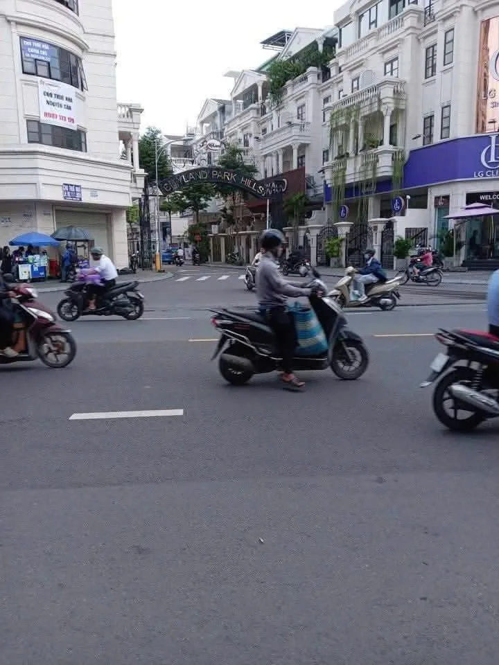 Cho thuê Nhà mặt tiền : 1209 Phan Văn Trị,  Phường 10, Quận Gò Vấp . Giá thuê : 25 triệu/tháng
