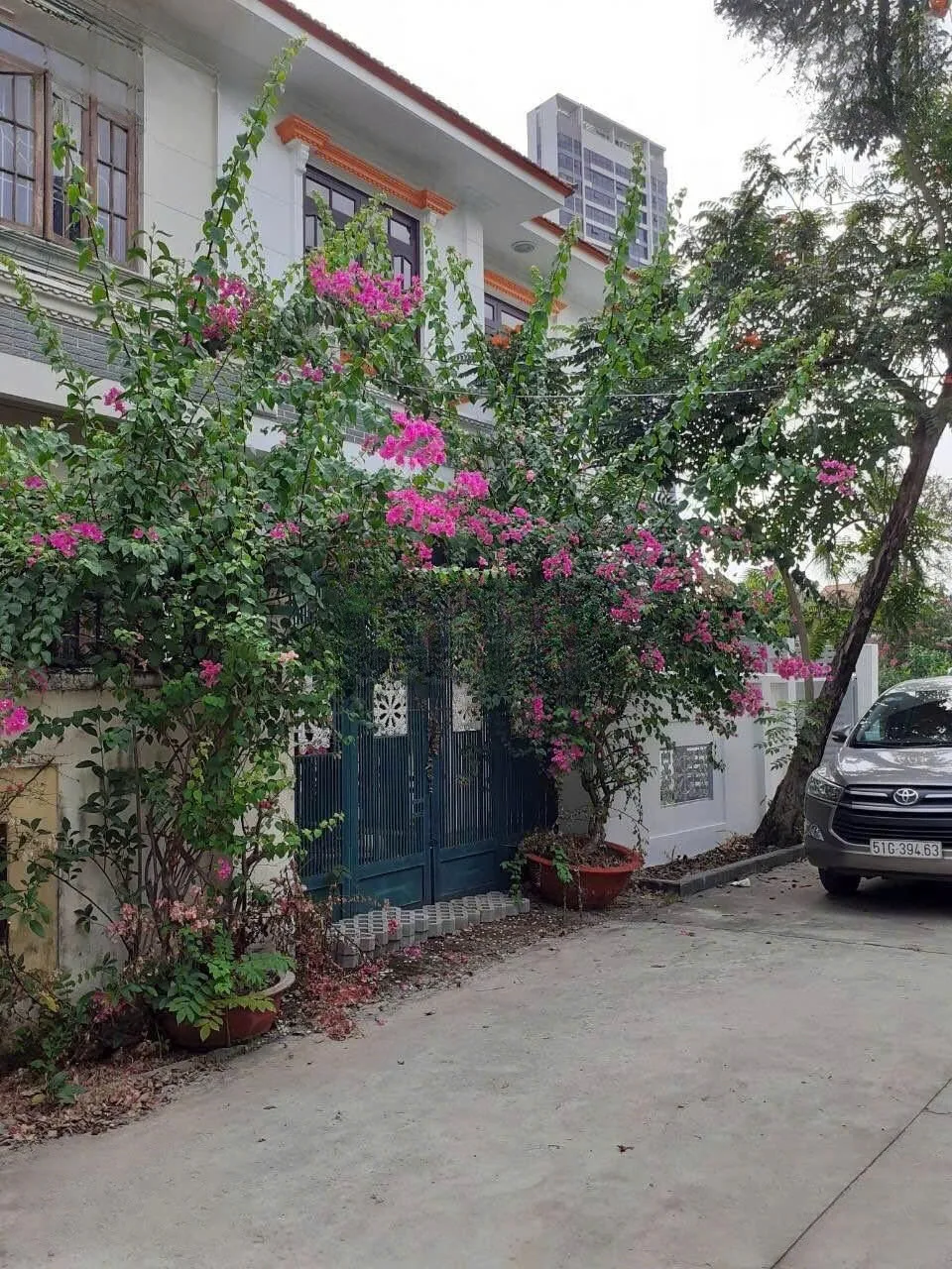 Cho thuê Biệt Thự : 95/72 Thảo Điền , Thủ Đức. Giá thuê : 30 triệu/tháng