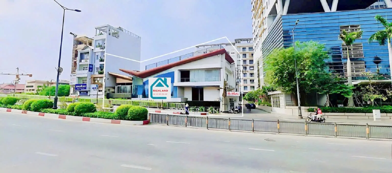 Cho Thuê Nhà GÓC 2 mặt tiền  11 Nguyễn Văn Trỗi + Trường Sa, P14, Phú Nhuận, TPHCM. Giá 20.000 usd 