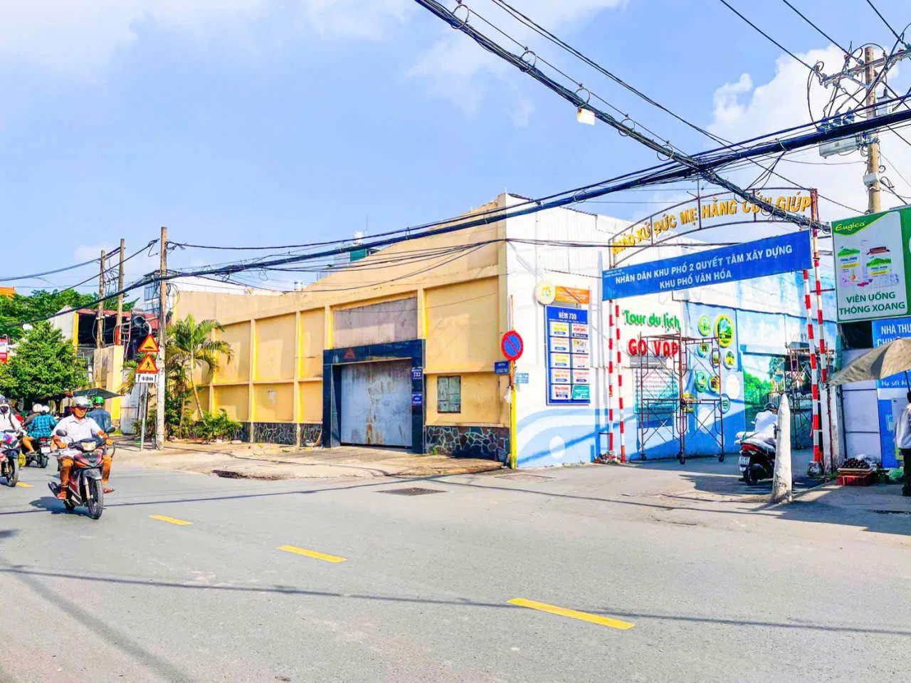 Cho Thuê Nhà GÓC 2MT : 732 Lê Đức Thọ, Phường 15, Quận Gò Vấp, TPHCM. Giá cho thuê : 100 triệu/tháng