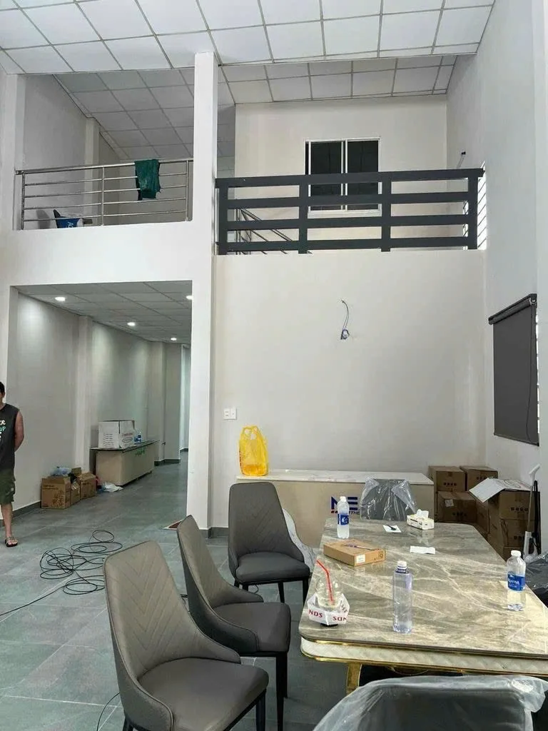 Cho thuê Nhà mặt tiền : 11A Bửu Đình, Phường 2, Quận 6. Giá Thuê : 30 triệu/ tháng