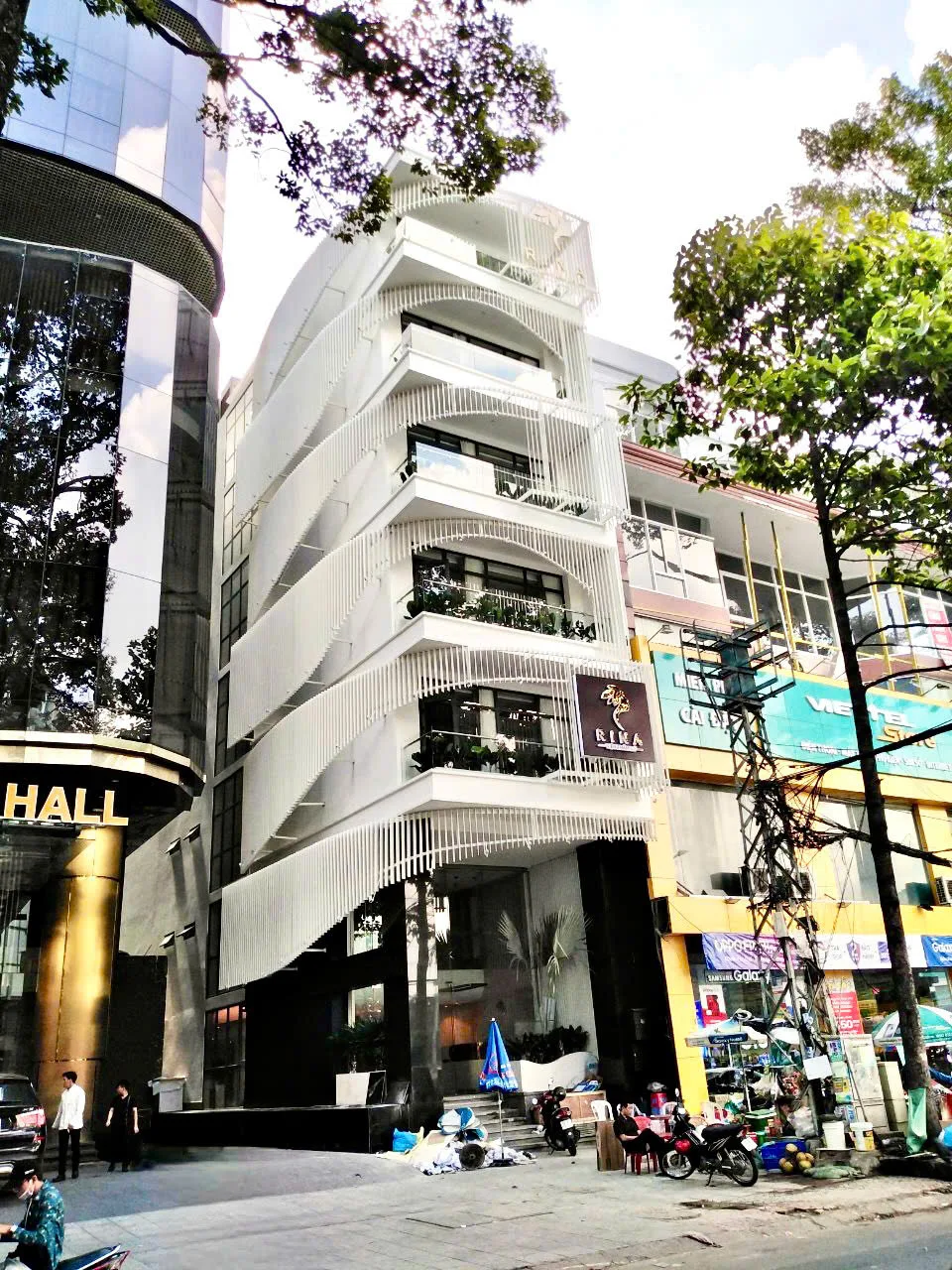Cho thuê Nhà mặt tiền : 22 Đường Ba tháng hai, Quận 10. Giá thuê : 450 triệu/tháng