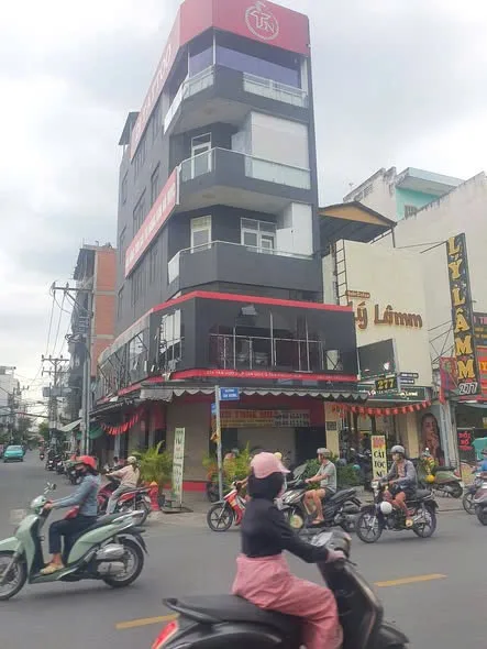 Cho thuê Nhà Góc 2 mặt tiền : 275 Tân Hương, Quận Tân Phú. Giá thuê : 45 triệu/tháng