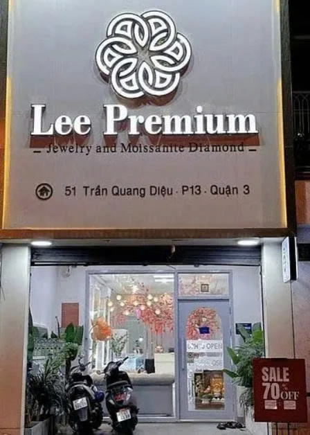 Cho thuê Nhà mặt tiền : 51 Trần Quang Diệu, Phường 13, Quận 3. Giá thuê : 45triệu/tháng