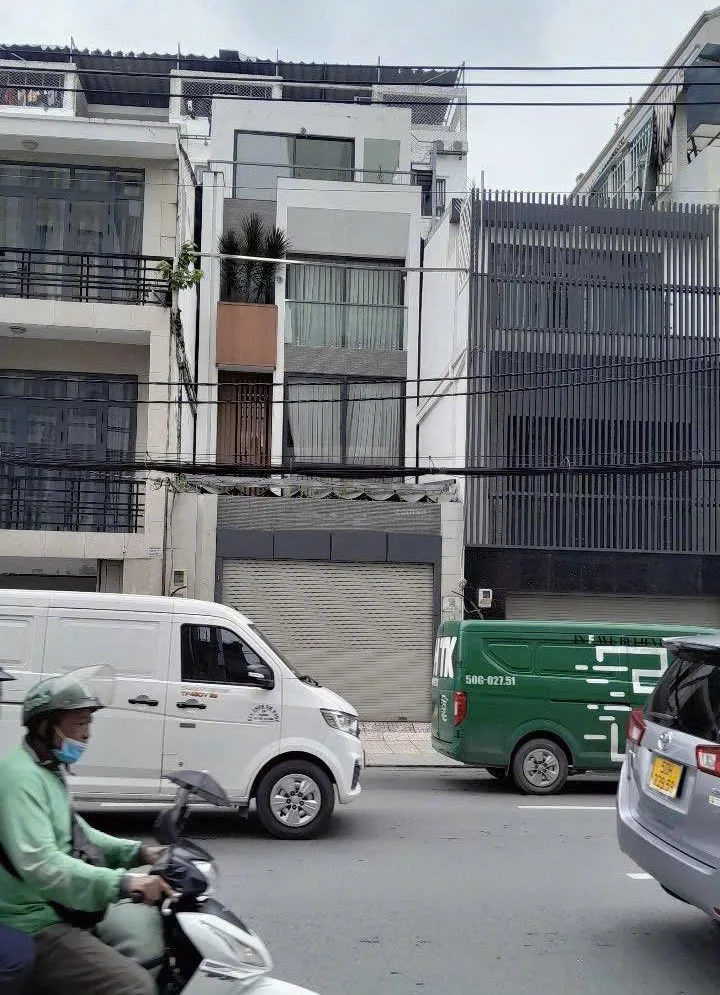 Cho thuê Nhà mặt tiền : 14 Đinh Bộ Lĩnh, Phường 24, Quận Bình Thạnh. Giá thuê : 45triệu/tháng